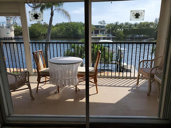 4th image of 740 E Ocean Avenue #209