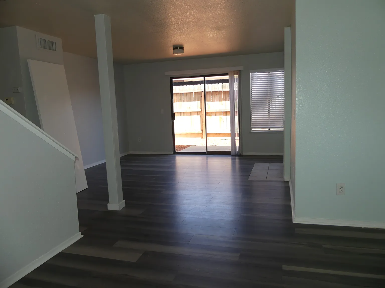 2 bed, 1.5 bath, 1178 sqft, $1,525 — Photo 3
