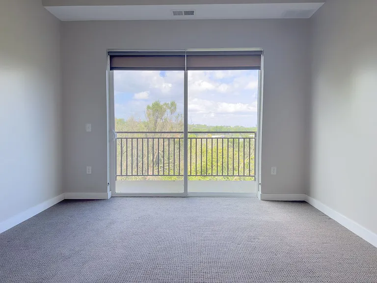 Red44 Luxury Apartments | Specials Available — Photo 104