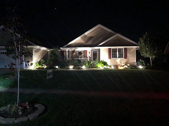 2nd image of 805 W Daisy Pl