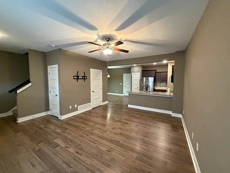 3 bed, 2.5 bath, 1782 sqft, $2,150 — Photo 3