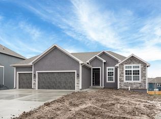 19367 Tonganoxie Rd, Tonganoxie, KS 66086