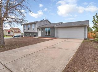 2952 Dickens Dr, Colorado Springs, CO 80916
