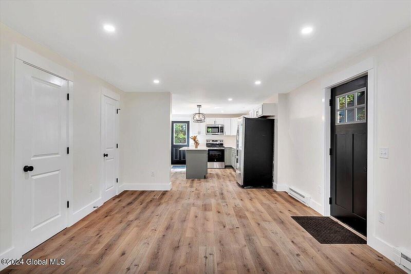 5th image of 44 Wilderness Way