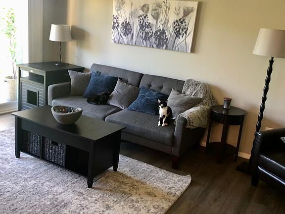 3rd image of 11907 Parklawn Dr APT 301