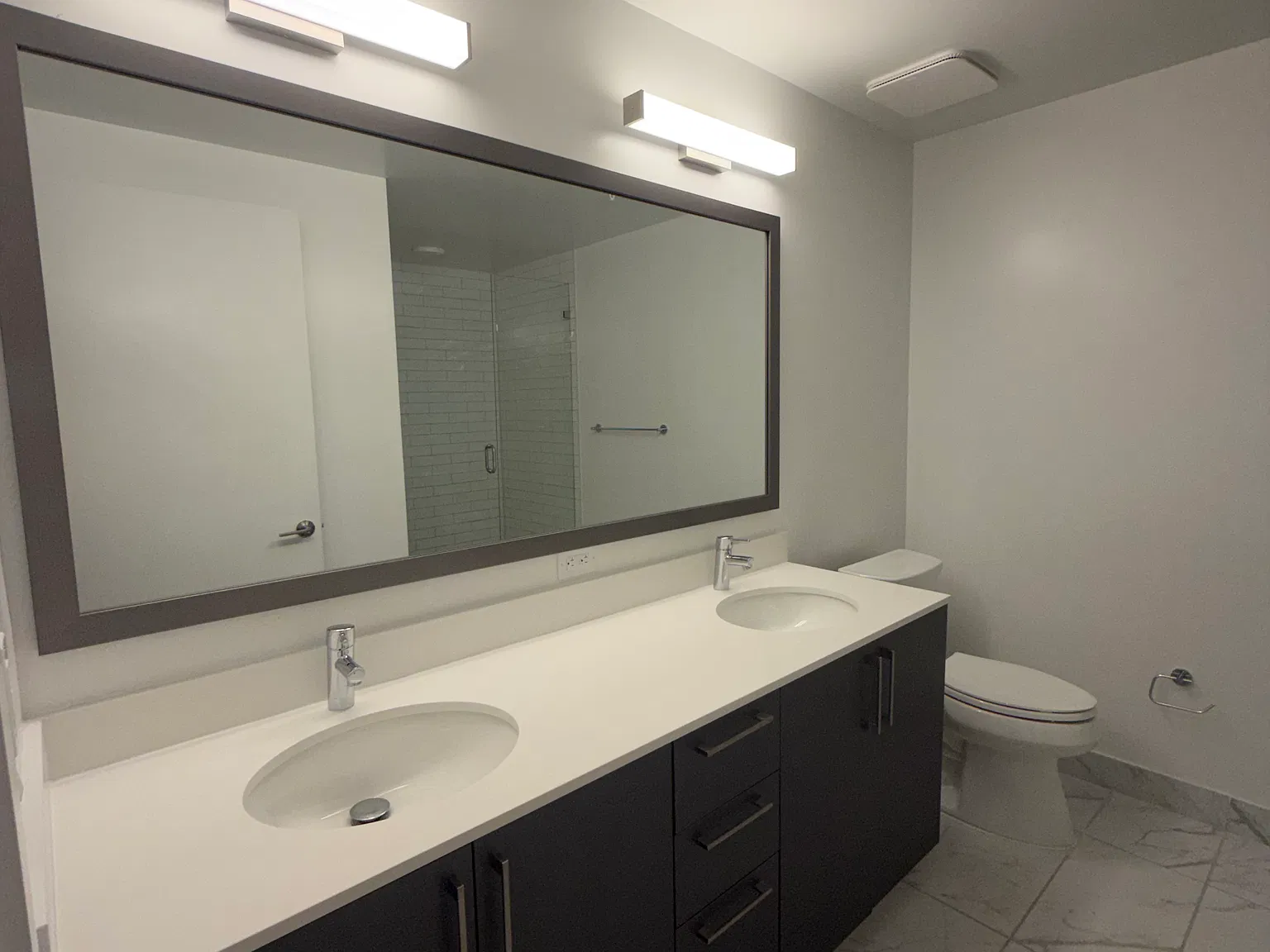 2 bed, 1010 sqft, $2,612 — Photo 3