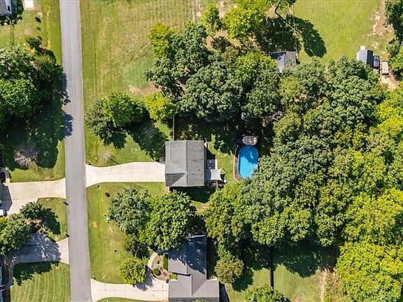 2nd image of 835 Hidden Ct