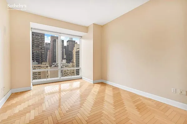 Sold by Sotheby's International Realty | media 3