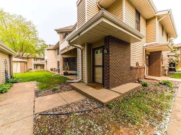 1126 E Travelers Trl, Burnsville, MN 55337
