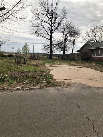 1st image of 3109 S 217 East Ave