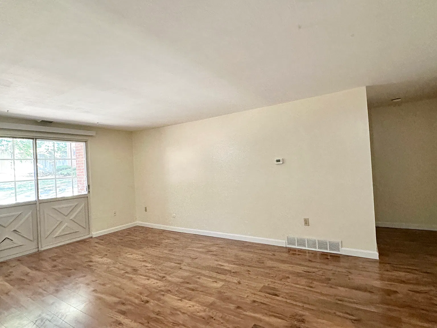 2 bed, 980 sqft, $1,990 — Photo 2