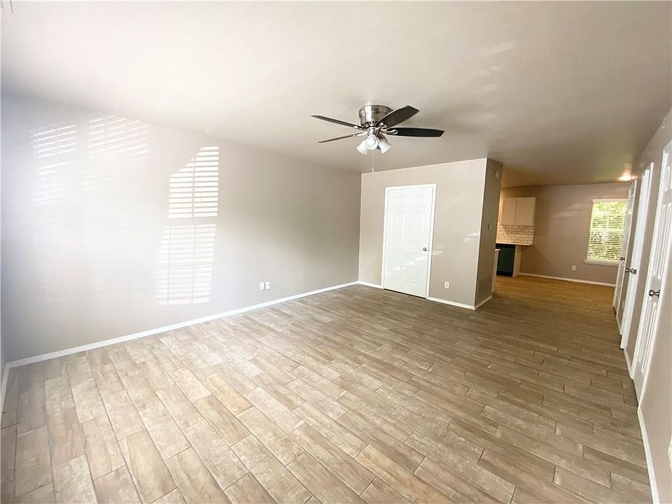 1st image of 1530 N Addington Ave #3