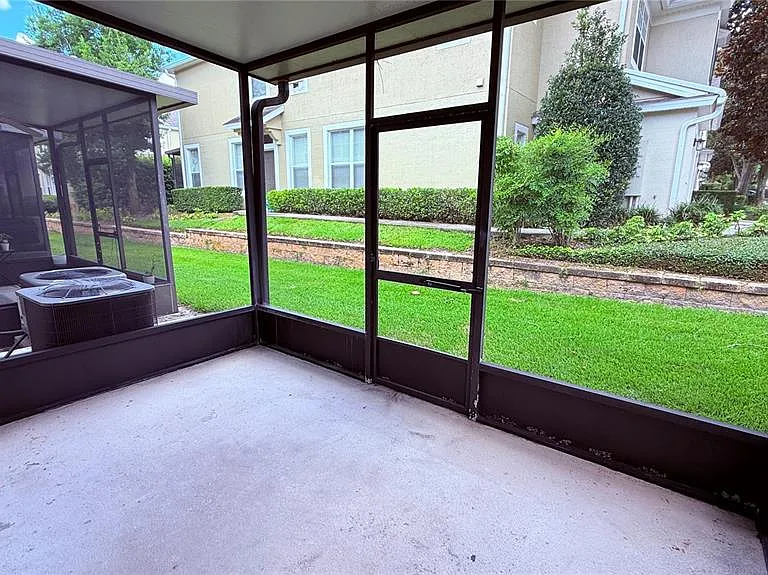 2529 Galliano Cir — Photo 34