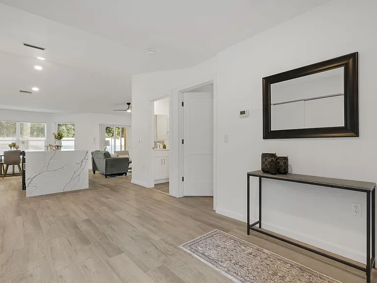 606 Marcus St #26 — Photo 4