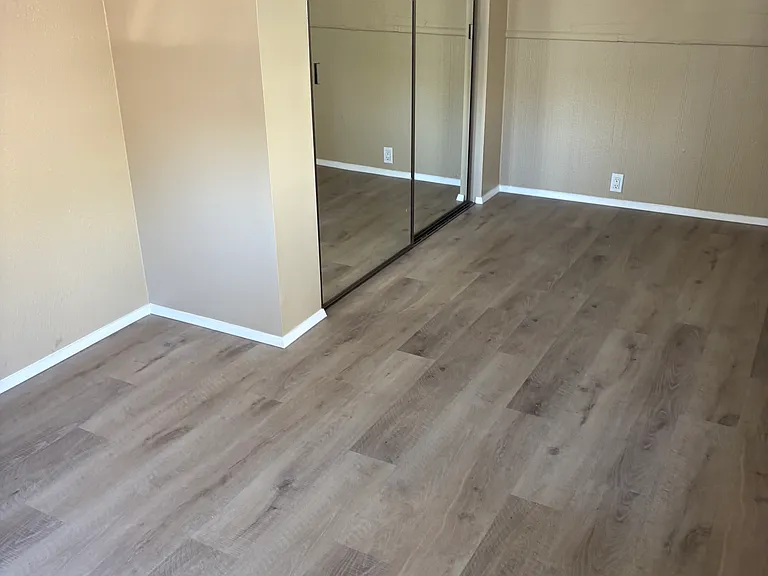 318 S Broadway St — Photo 23