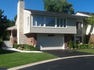 176 Briarwood Loop, Oak Brook, IL 60523