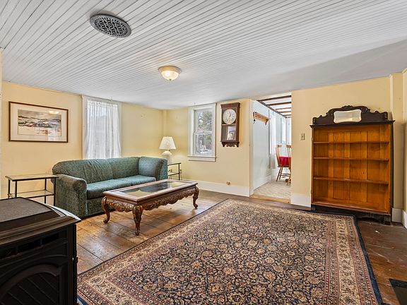 3rd image of 589 Rocky Knoll Road