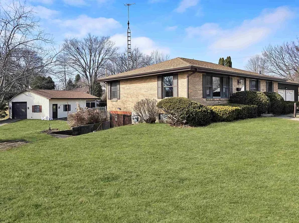 620 N Elm St, Platteville, WI 53818