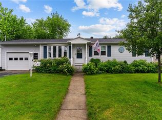 24 Apollo St, Warwick, RI 02888