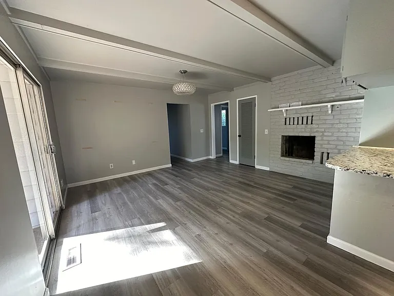 110 Colonial Dr — Photo 16