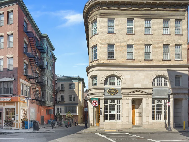 100 Salem St #9 — Photo 23