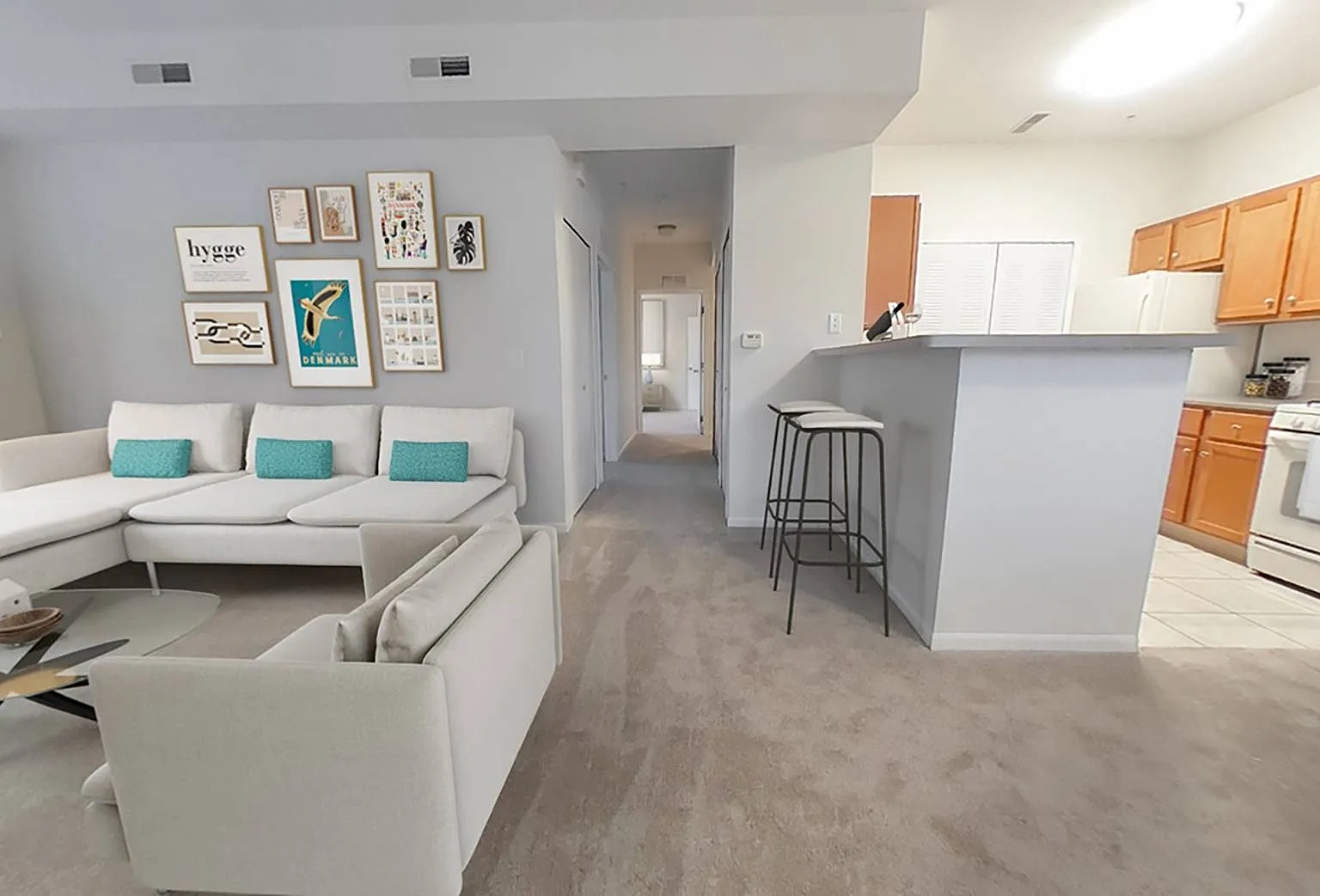Cobblestone Court Apartments — Photo 1