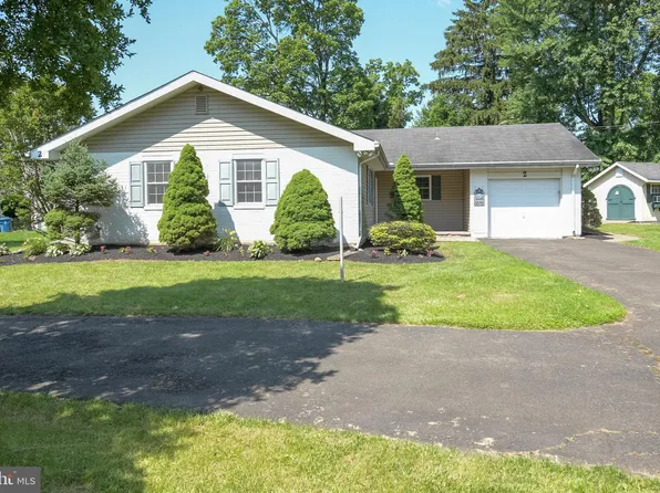 2 Broadale Rd, Doylestown, PA 18901