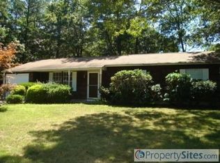 18 Northview Trl, Ridge, NY 11961