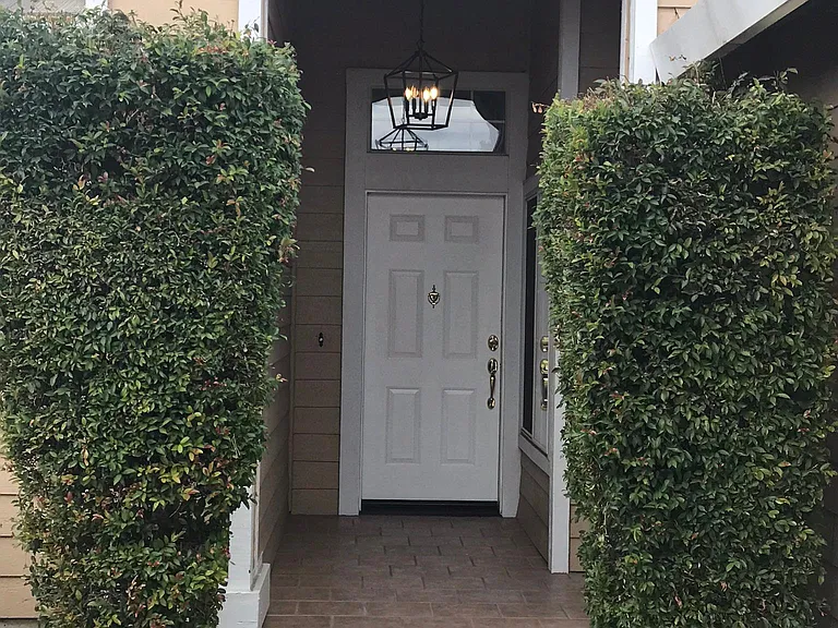 940 Laguna Ct — Photo 3