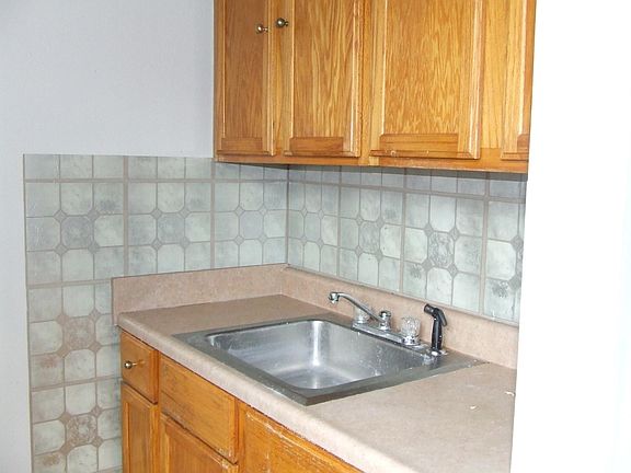 3rd image of 129 Union St #131