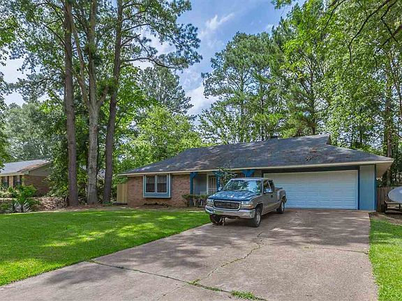 2nd image of 124 Holly Hill Dr