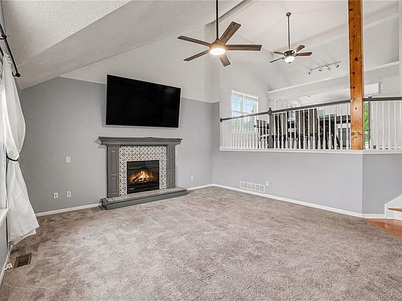 4th image of 226 N Sunset Ln