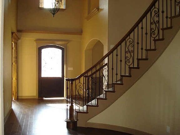 2nd image of 2711 S Shady Ln