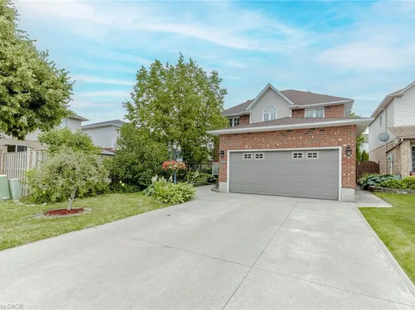 32 Vineberg Dr, Hamilton, ON L9B 2P6