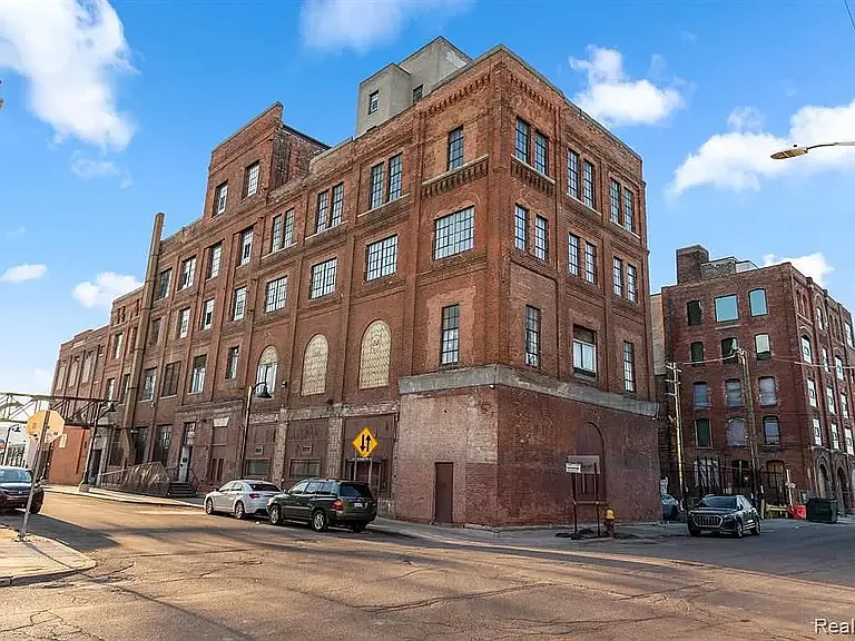 E&B Brewery Lofts — Photo 2