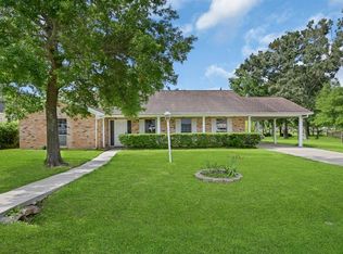 19 Bay Harbor Dr, La Porte, TX 77571