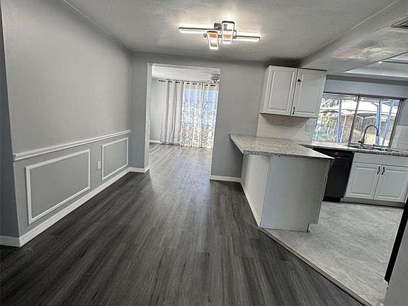 5th image of 4025 Grayton Dr