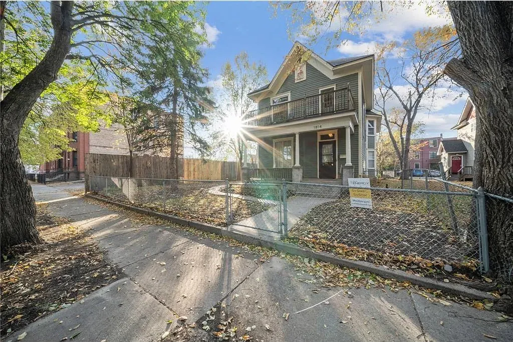 2 bed, 1300 sqft, $1,600 — Photo 1