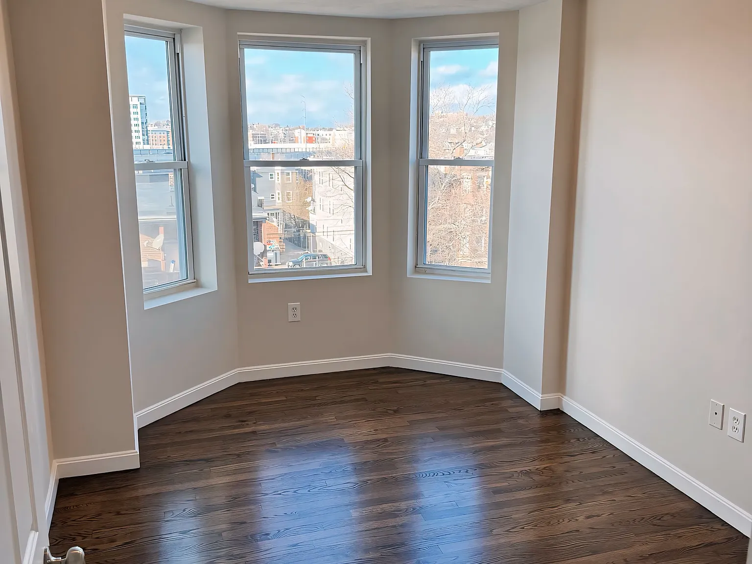 10-14 Washington Ave — Photo 3