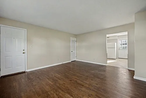 240 Susan Dr #1 Photo 1