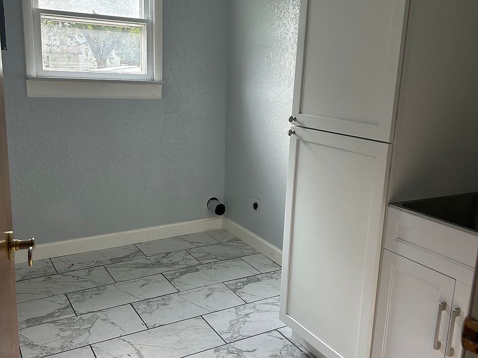 1st image of 111 N 2nd St
