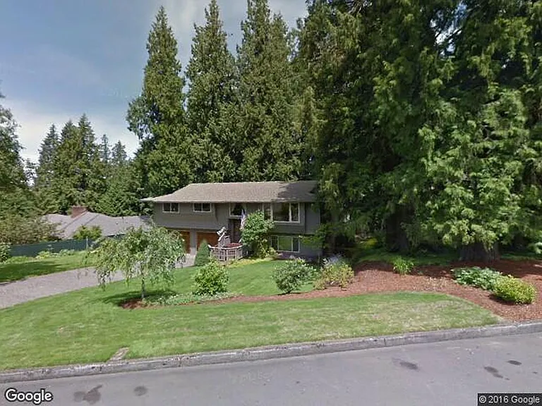 23645 NE Holladay St — Photo 2