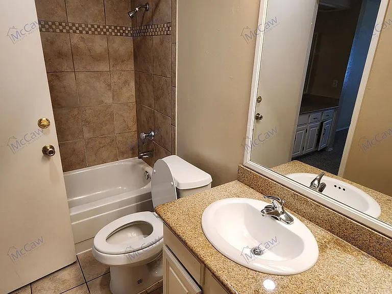 2204 Oak Hill Dr — Photo 22