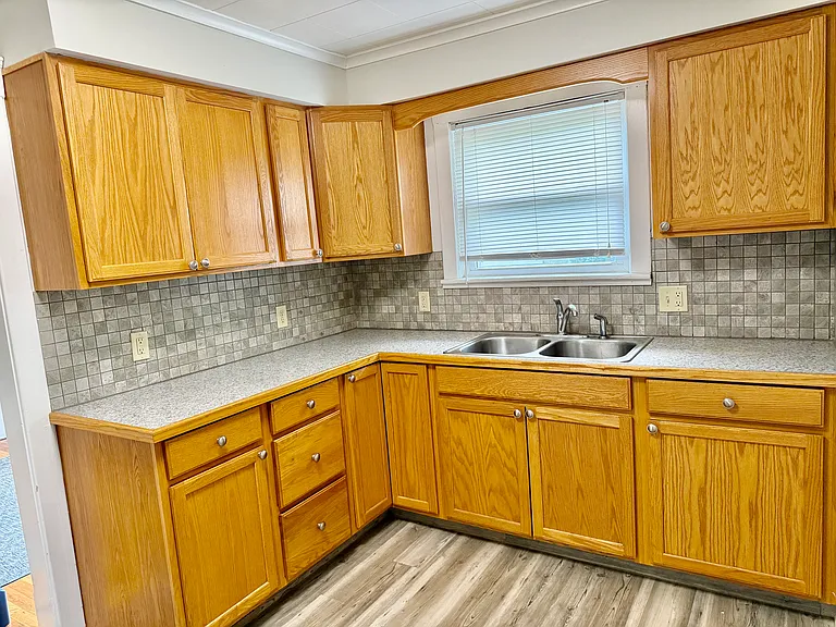 147 E Frederick St #1 — Photo 3