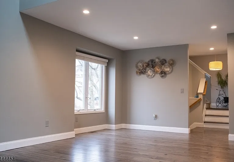 55 Clarken Dr — Photo 5