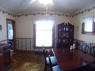 421 N Pleasant St photo 1