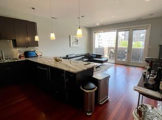 614 N Ogden Ave #2, Chicago, IL 60642