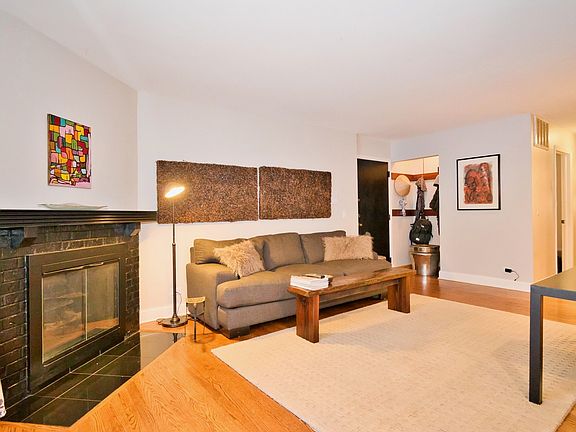 5th image of 496 Thornhill Ln APT C1