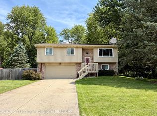 12688 Dundee Dr, Grand Ledge, MI 48837