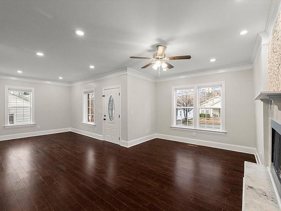 5th image of 2402 Green St